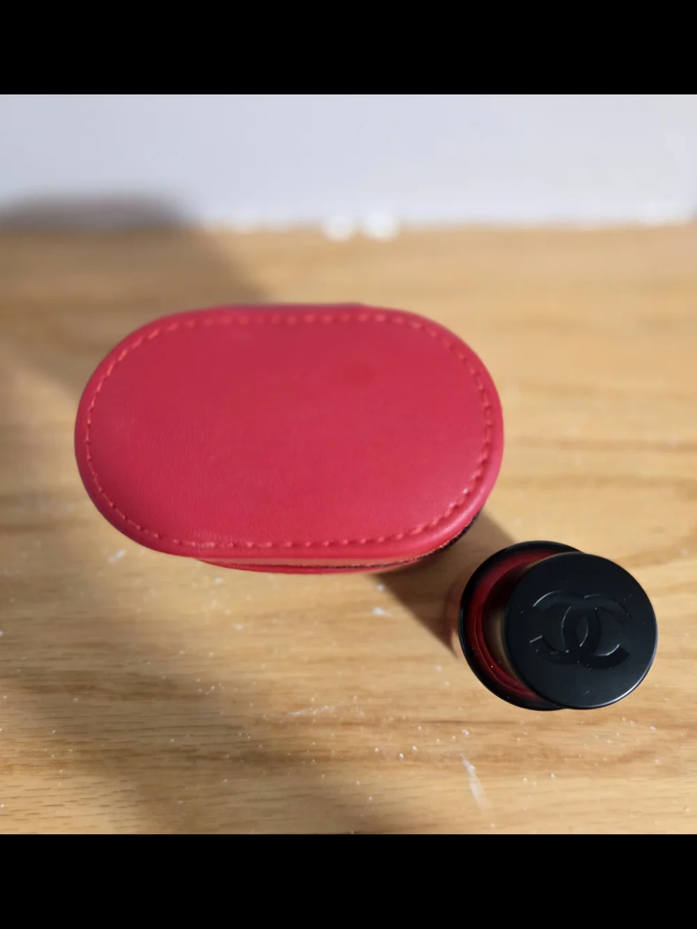 CHANEL N°1 Red Revitalizing Serum and Case